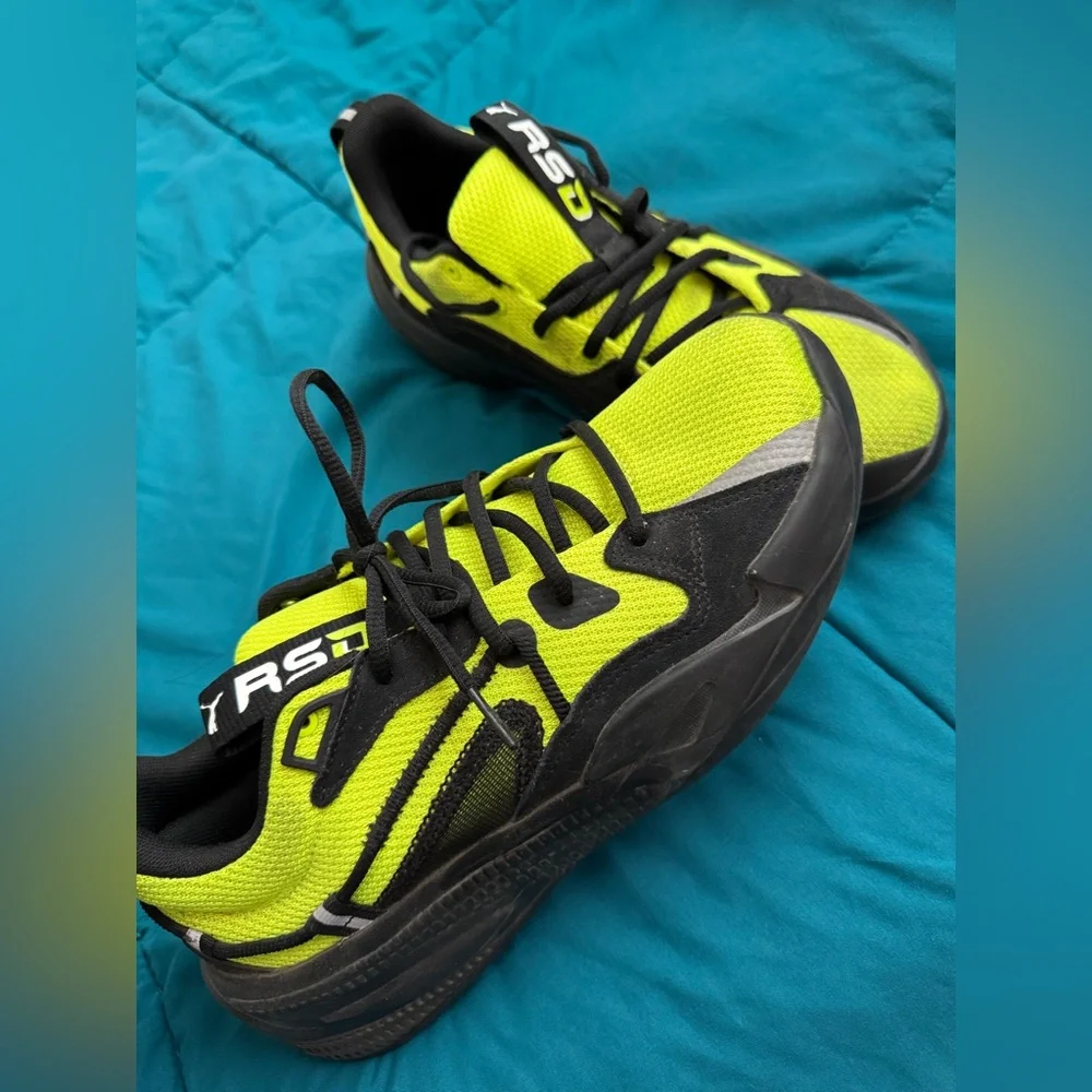 Men’s Puma Sneakers - Picture 2 of 4